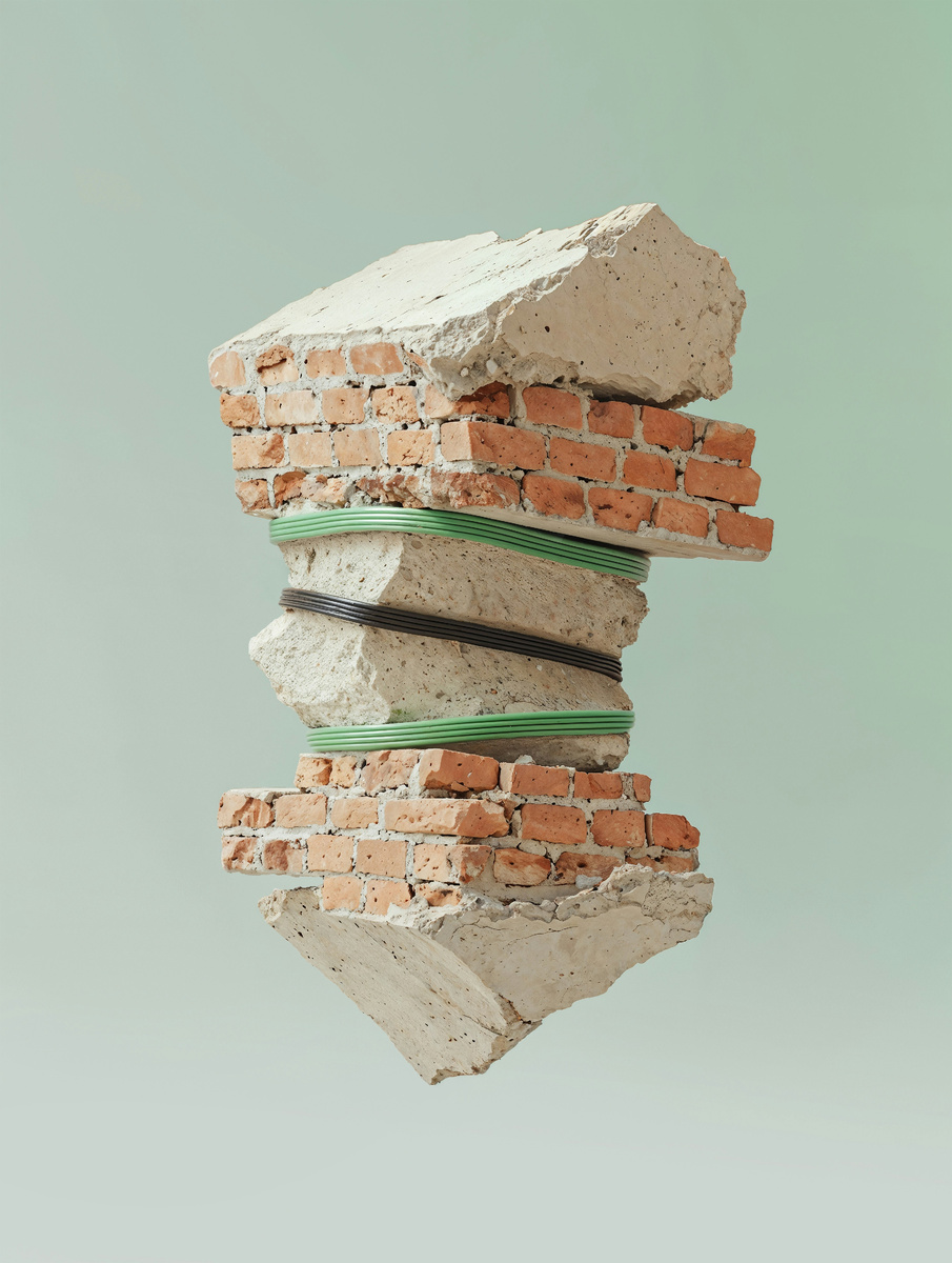 Источник изображения: https://unsplash.com/photos/bricks-and-concrete-held-together-with-bands-VsSips02664