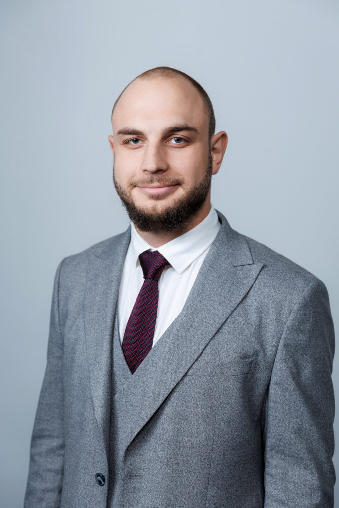 Анатолий Андреевич Козлов. Педагог-психолог, медиатор, член Экспертного совета по развитию служб медиации и примирения Минпросвещения России, автор телеграм-канала «Осторожно! Ребенок!».