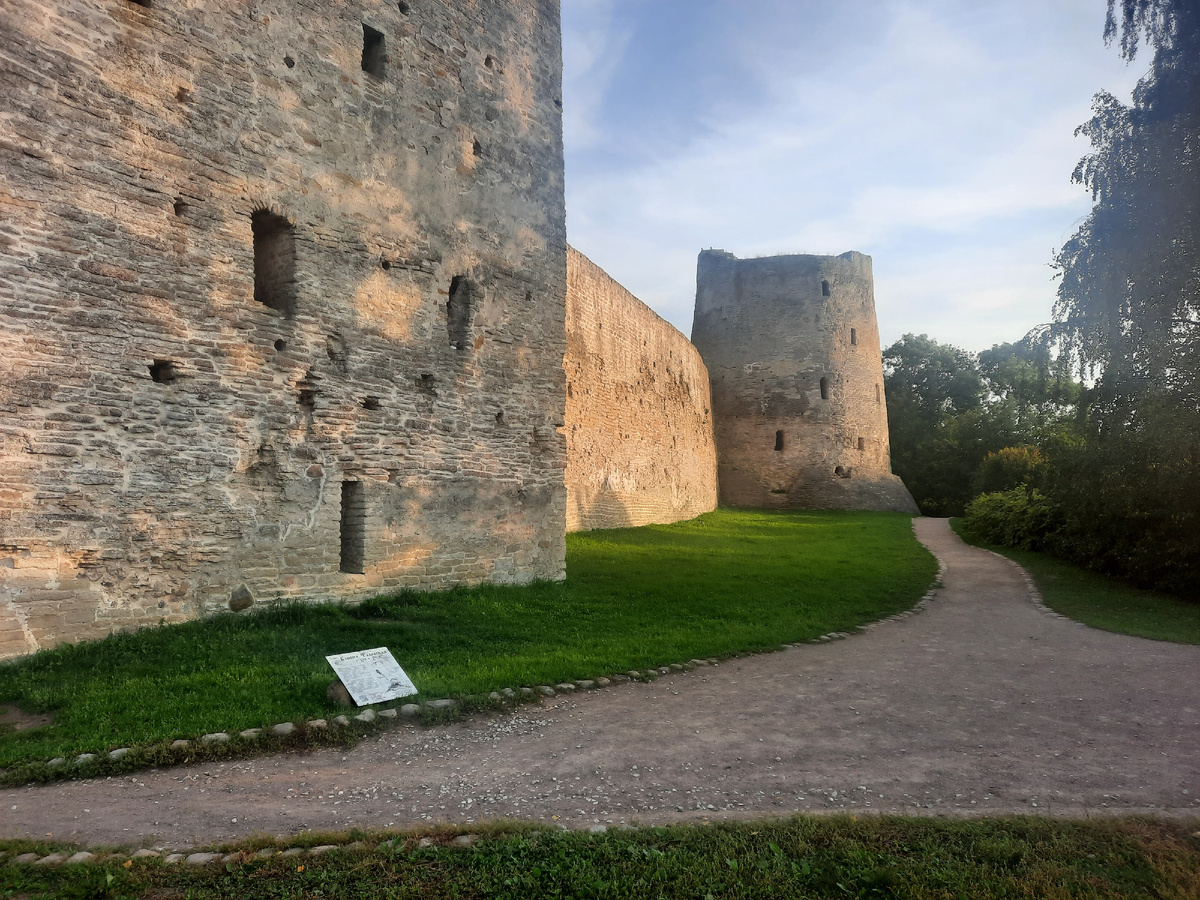 Изборская крепость