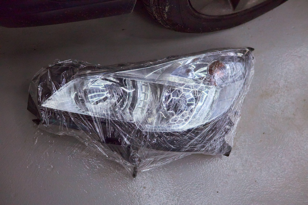 Источник фото: https://custom-heroes.ru/raboty/vid-uslugi/avtosvet/remont/subaru-outback-zamena-fary-i-vosstanovlenie-vneshnego-vida/