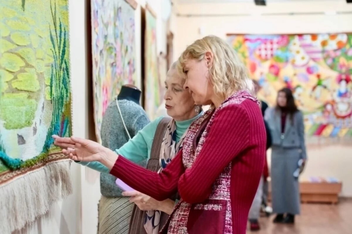    Свои работы представили более 30 мастеров из Кирова, Нижнего Новгорода, Алтайского края