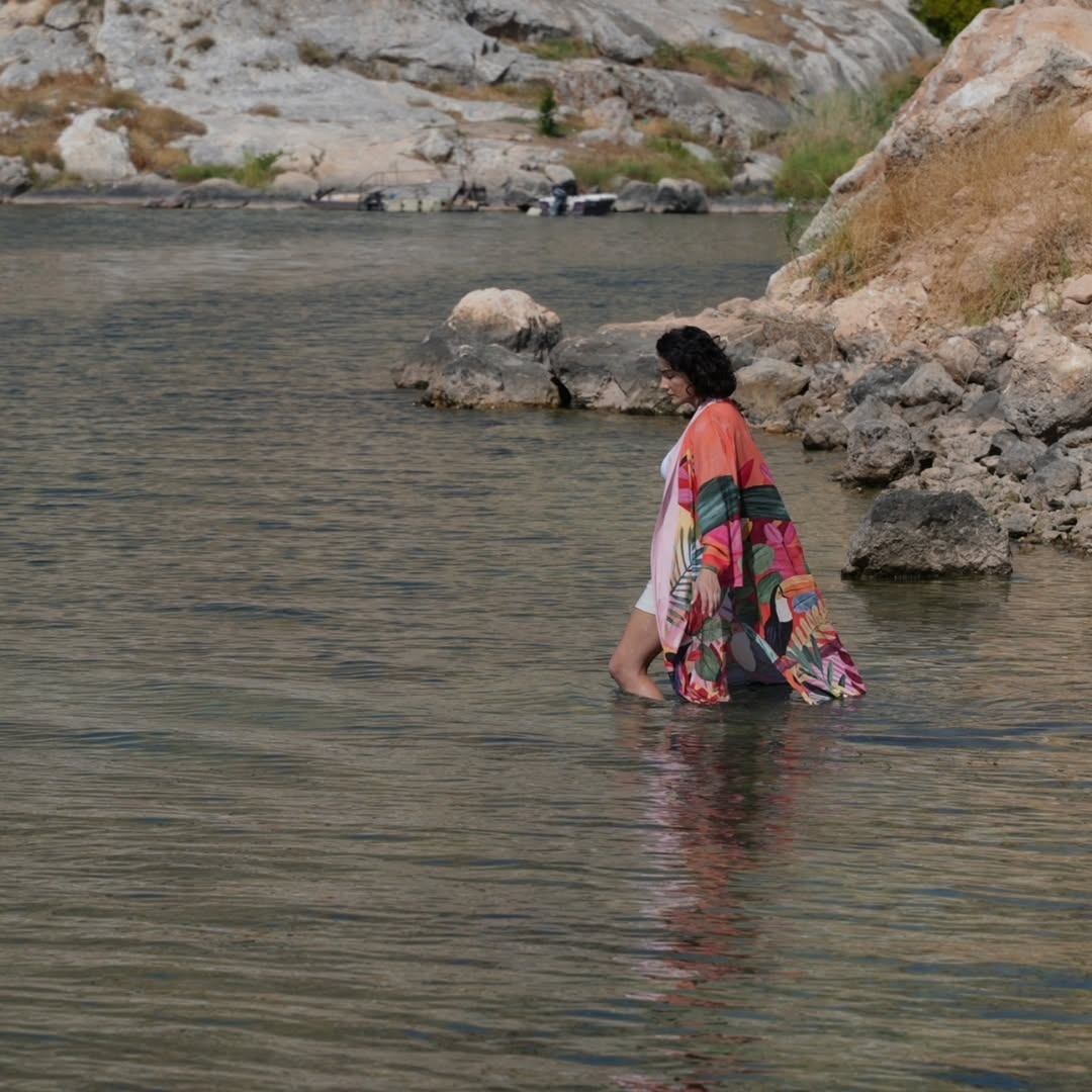 Айбюке Пусат на съемках сериала «Преемник: зов предков». Фото: соцсети