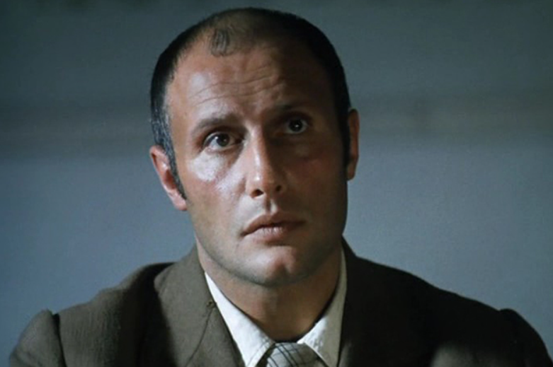 Александр Пороховщиков в фильме "Свой среди чужих, чужой среди своих"