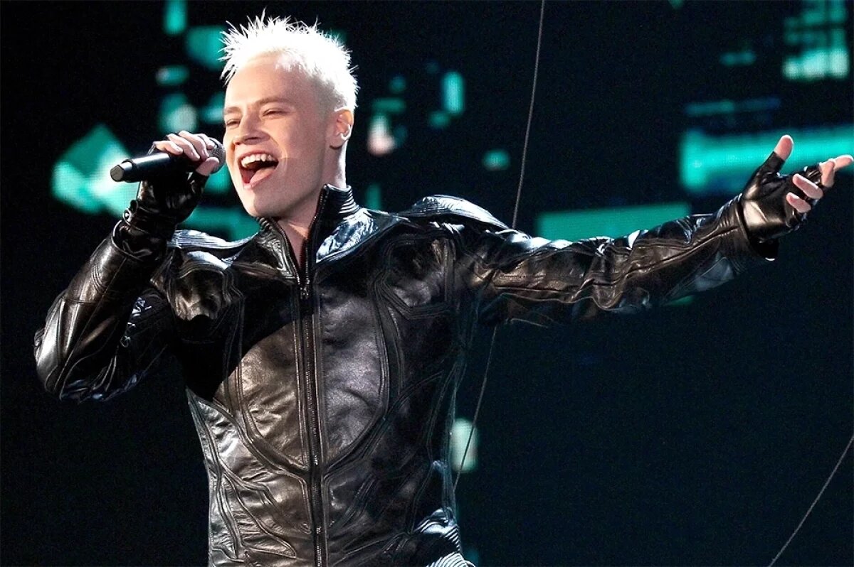    Заслуженный артист России певец SHAMAN (Ярослав Дронов).