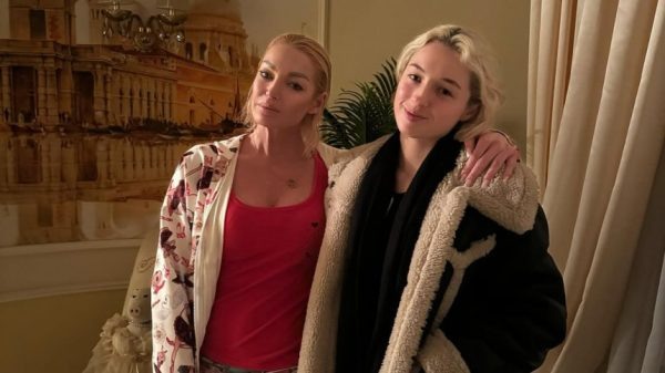    Анастасия Волочкова с дочерью Ариадной, фото: соцсети