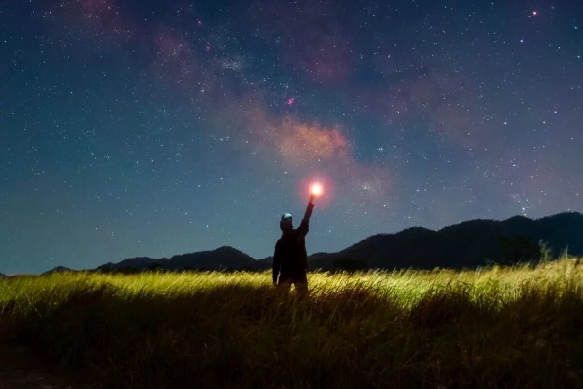    Массовая культура — литература, а затем и кинематограф — стала нашим главным проводником в фантастические миры.