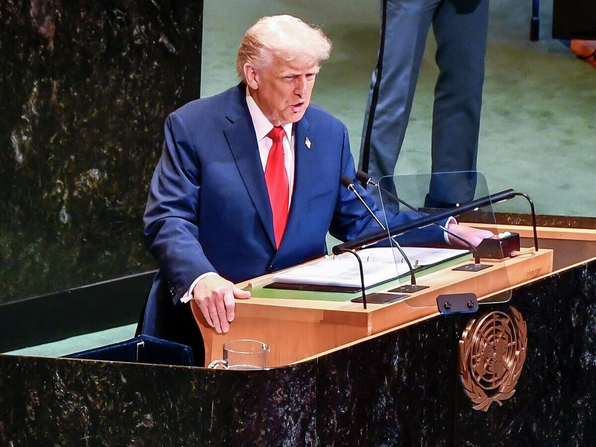    Президент США Дональд Трамп выступает на 80-й сессии Генассамблеи ООН в Нью-Йорке© РИА Новости / Сергей Попов