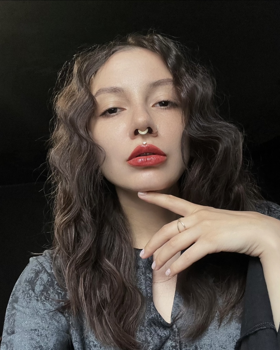 Волосы у меня ещё не слишком длинные, но уже кое-что 