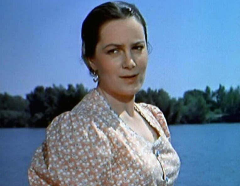 Элина Быстрицкая в фильме "Тихий Дон"