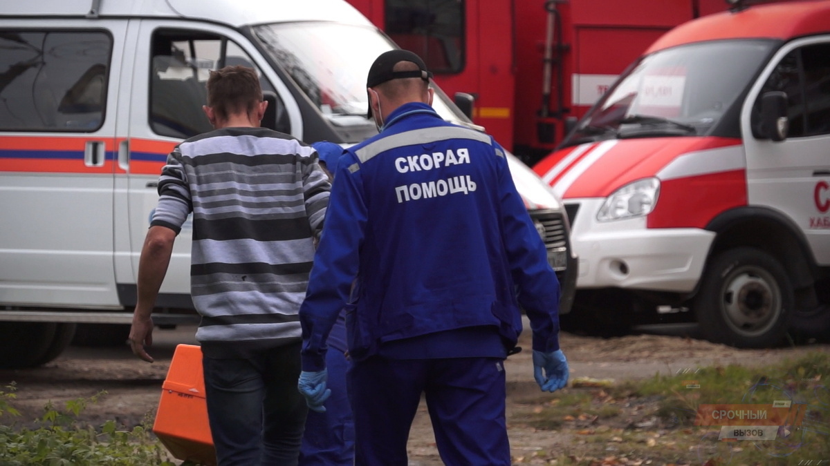 Пострадавшего увозят в 10 городскую больницу в токсикологию.