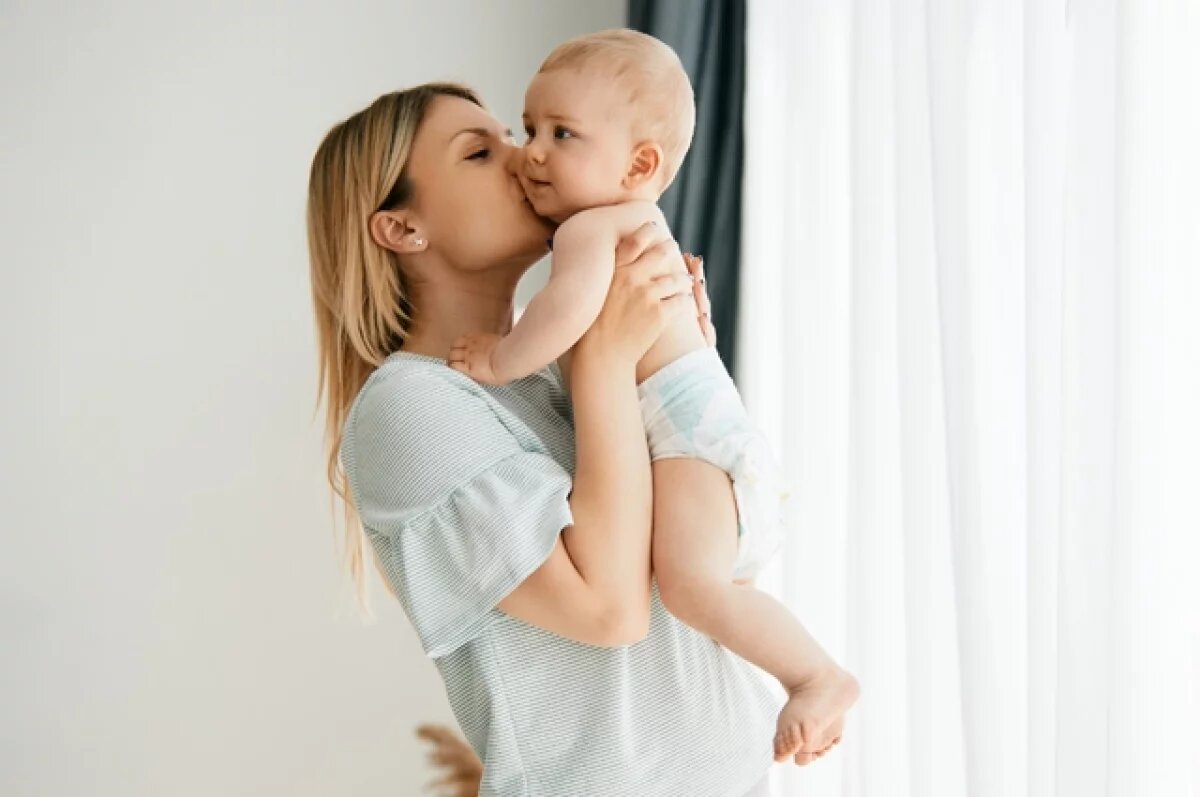    Труд мамы в декрете сопо­ставим с работой няни или домработницы, которым, кстати, в среднем платят от 75 тысяч рублей в месяц.