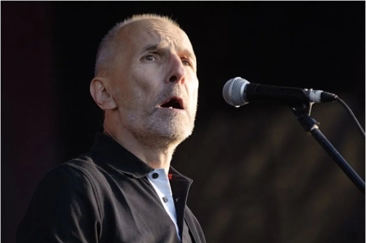    Петр Мамонов.