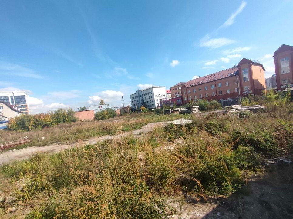 Участок на ул. Пушкина, 30. Осень 2025 года
Фото: «Алтайская недвижимость»