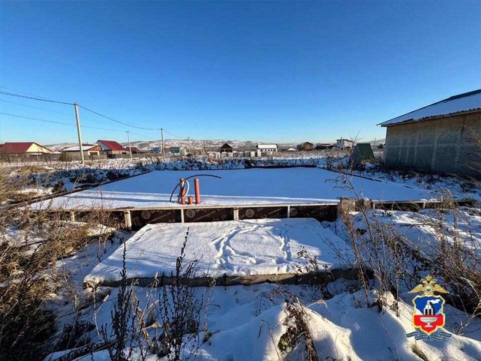    Недостроенные дома "Малоэтажной Сибири". Источник: полиция Алтайского края