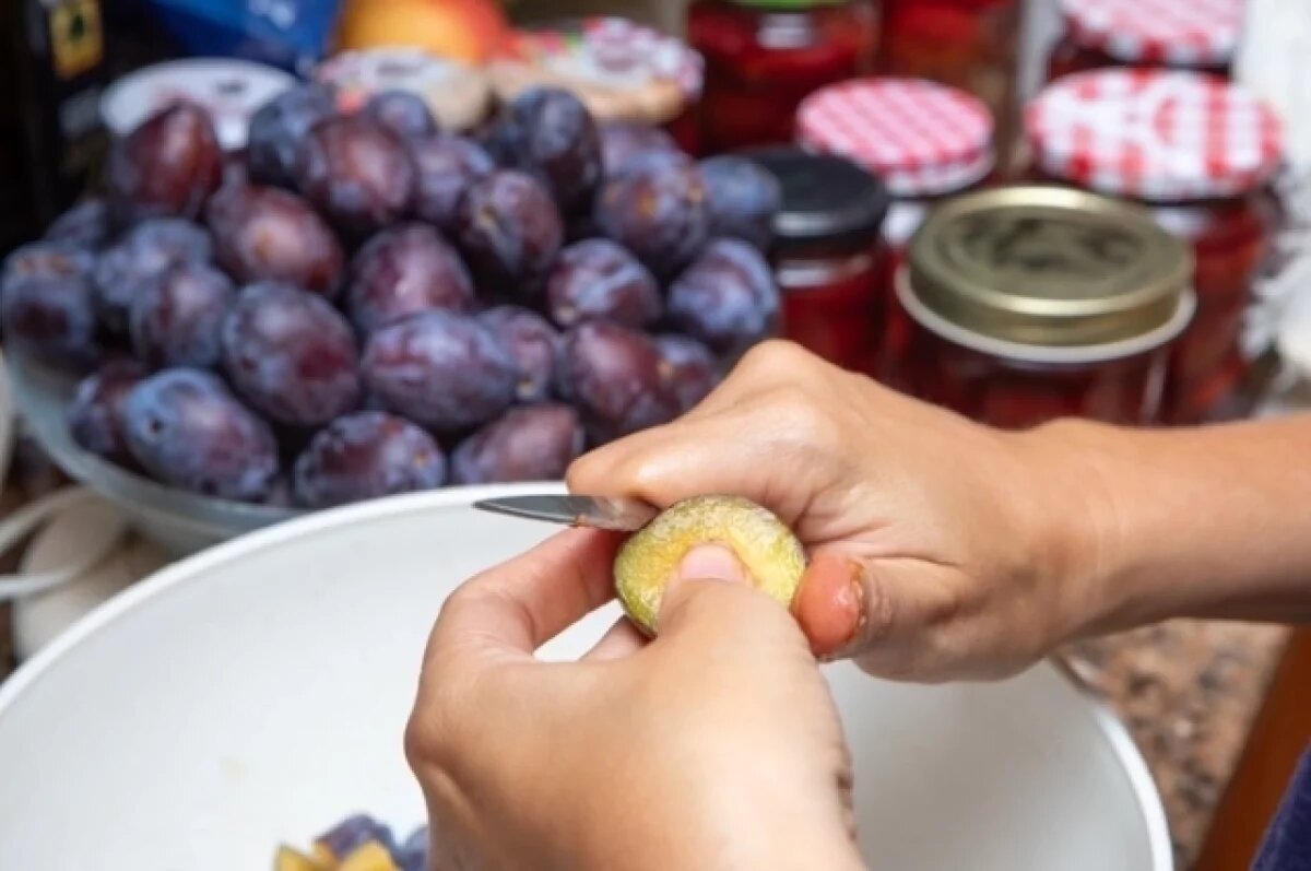    Диетолог Поляков перечислил полезные варианты перекусов вместо бутербродов