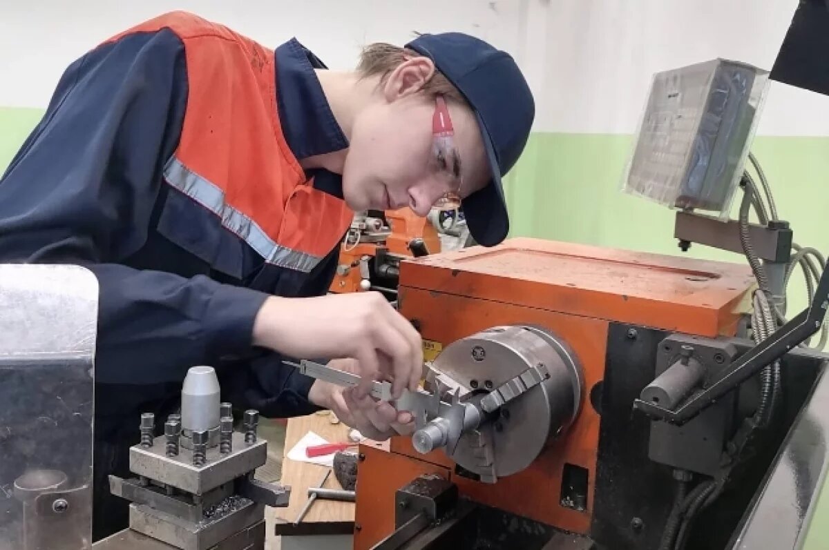    Машиностроение начинается со студента: