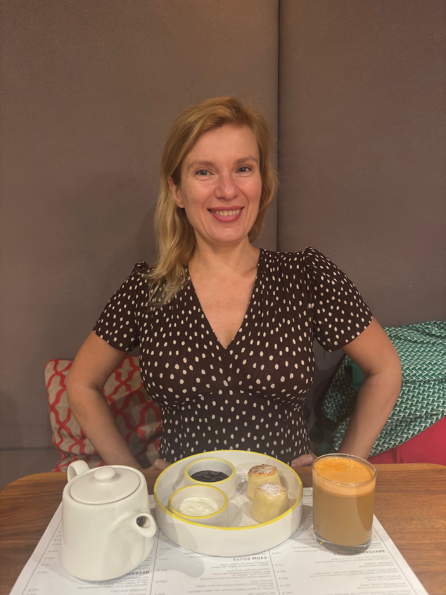 В кафе Гараж, в парке Горького 