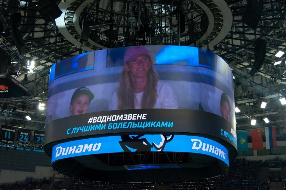    Белоруска Азаренко вместе с сыном Лео приехала в Минск. Фото: hockey.by