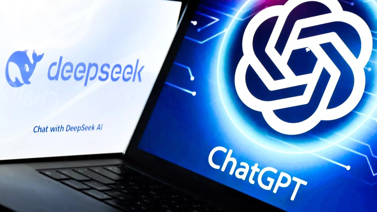 Логотипы чат-ботов DeepSeek и ChatGPT © Sputnik / Владимир Астапкович