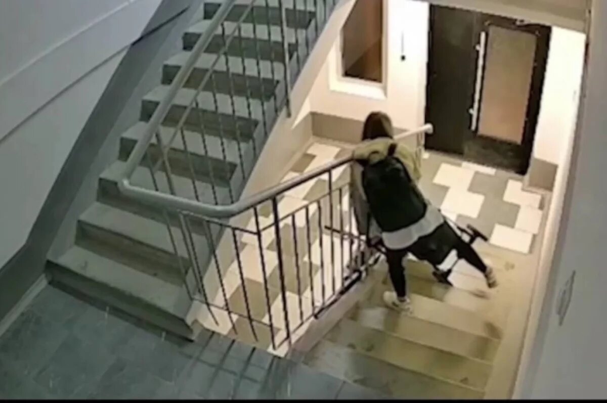    Бастрыкин запросил доклад по делу ростовчанки, таранившей стены коляской