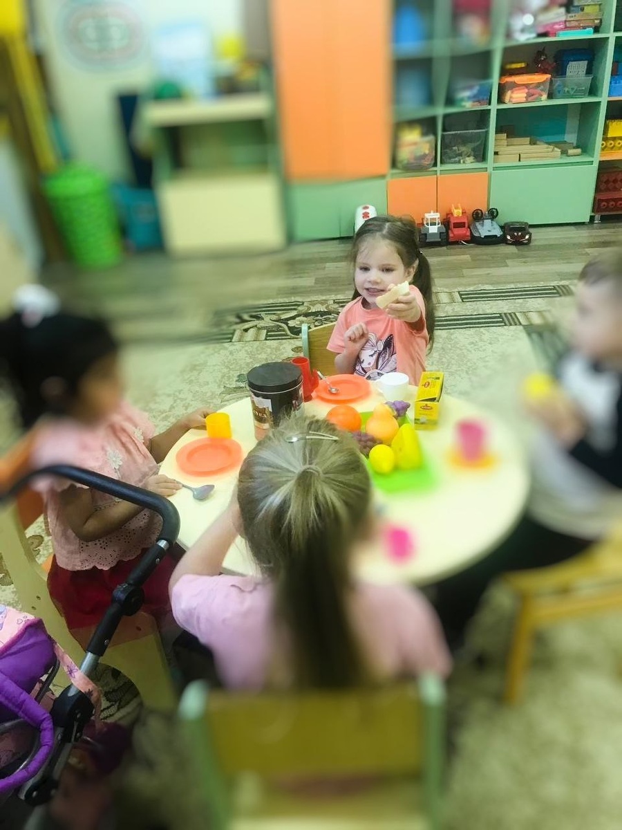 Игровая и старый ковёр