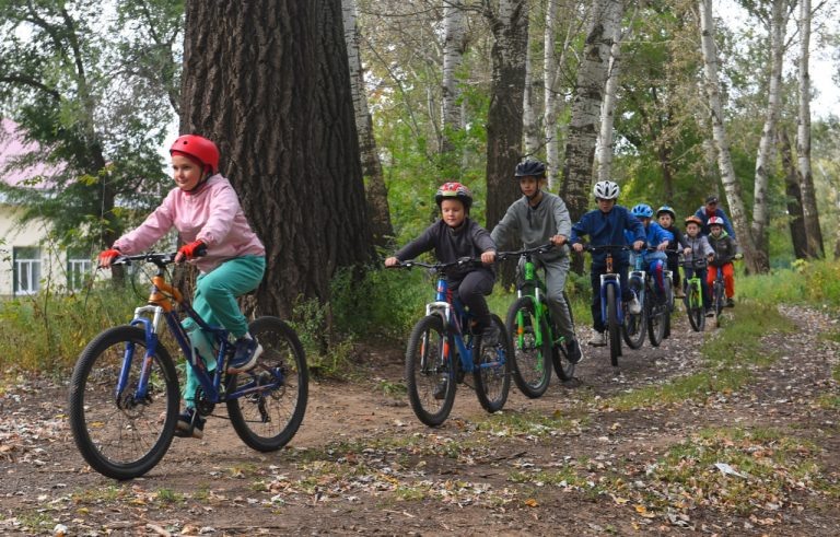    В школе №24 Оренбурга набирает популярность велосипедный спорт Антон Пичурин
