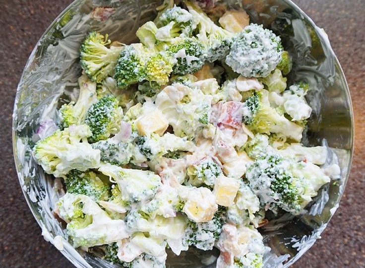 🥦🧀 Салат с брокколи и сыром: Легкий и полезный