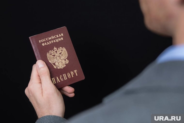    Политик надеется получить российский паспорт в ближайшем будущем