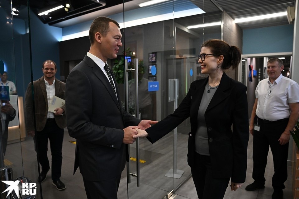 Министр спорта Михаил Дегтярев и главный редактор и генеральный директор Издательского дома «Комсомольская правда» Олеся Носова Фото: Иван МАКЕЕВ
