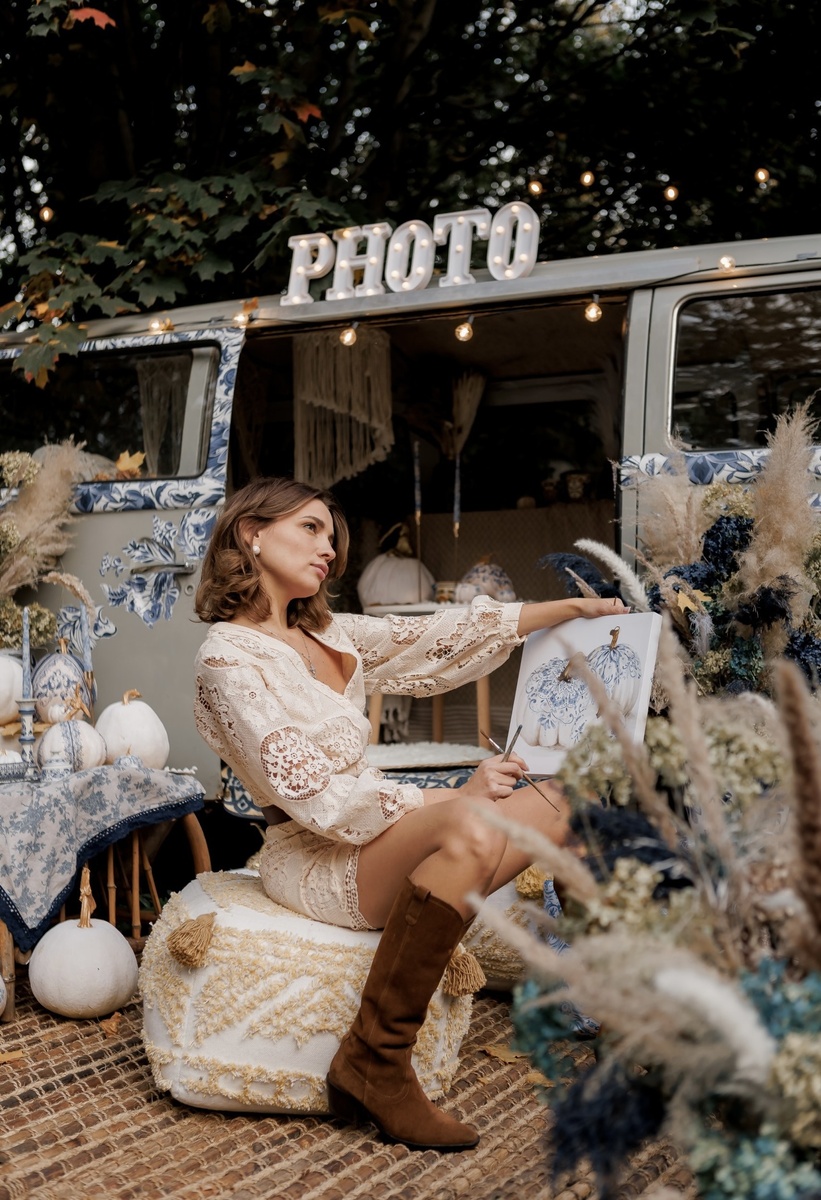 Ретро автобус с тыквами 