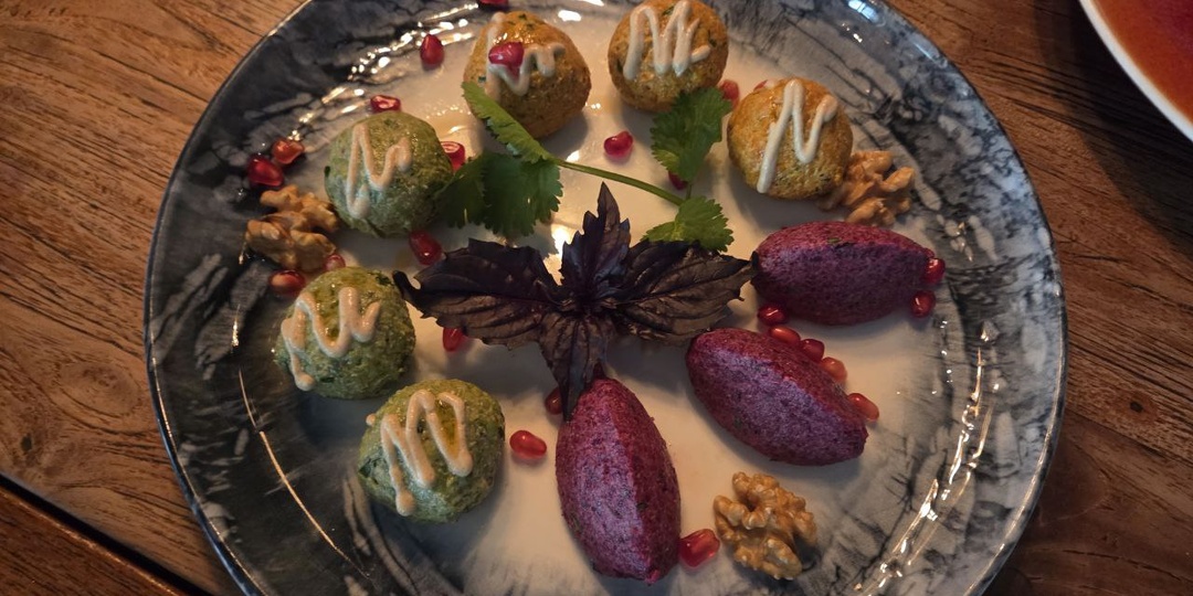 Бранч-банкет "Пури да Гвино" в ресторане "Казбек" за 8790 рублей