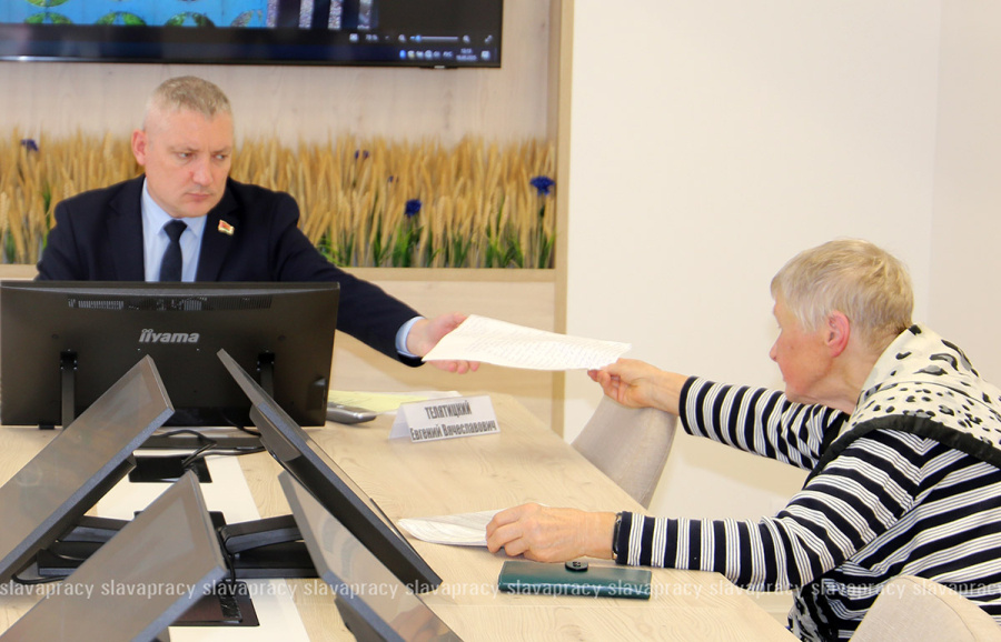     Объективно разбираться в каждой ситуации: с какими вопросами жители Копыльщины обратились к представителю КГК