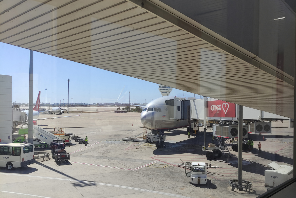 В летнем расписании рейсов ежегодно планируются рейсы в Анталью из множества российских городов.