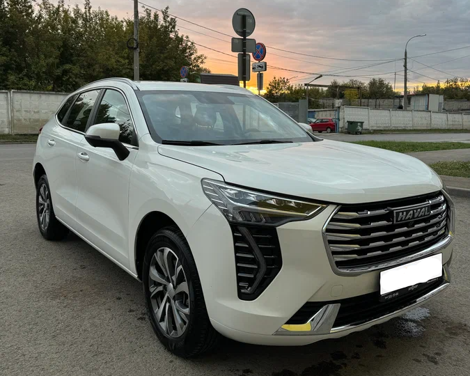 Продаю свой Haval Jolion (2023 год, 35.000 км) уже второй месяц. Снизил цену на 200.000 от рынка - ни одного звонка от реального покупателя