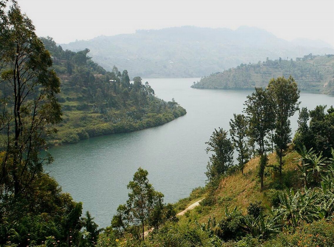 Вот такой завораживающе и красиво выглядит река Киву, где растут кофейные деревья