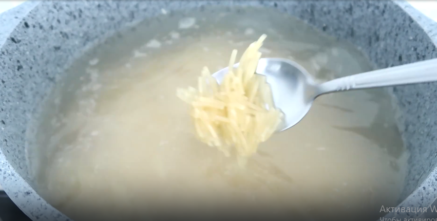 Отвариваем лапшу до готовности