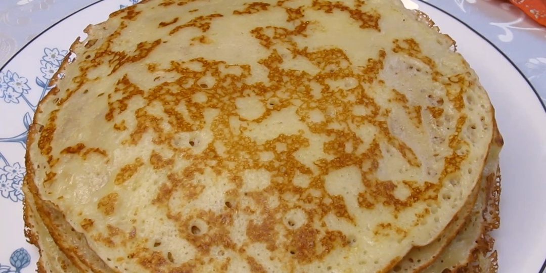 Настоящие русские блины готовятся только так. Подлинный русский вкус. Они всегда получатся ажурными, пористыми.