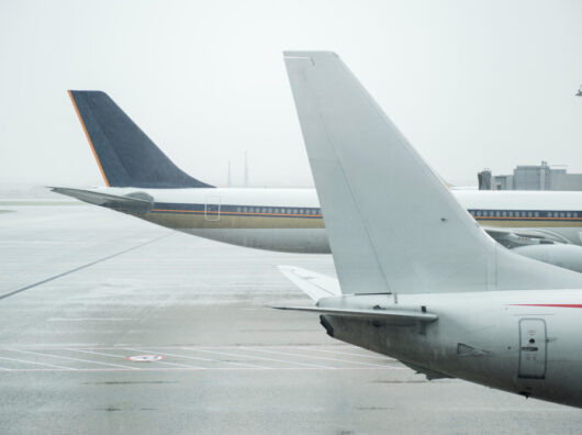    самолеты // фото: Изображение от rawpixel.com на Freepik