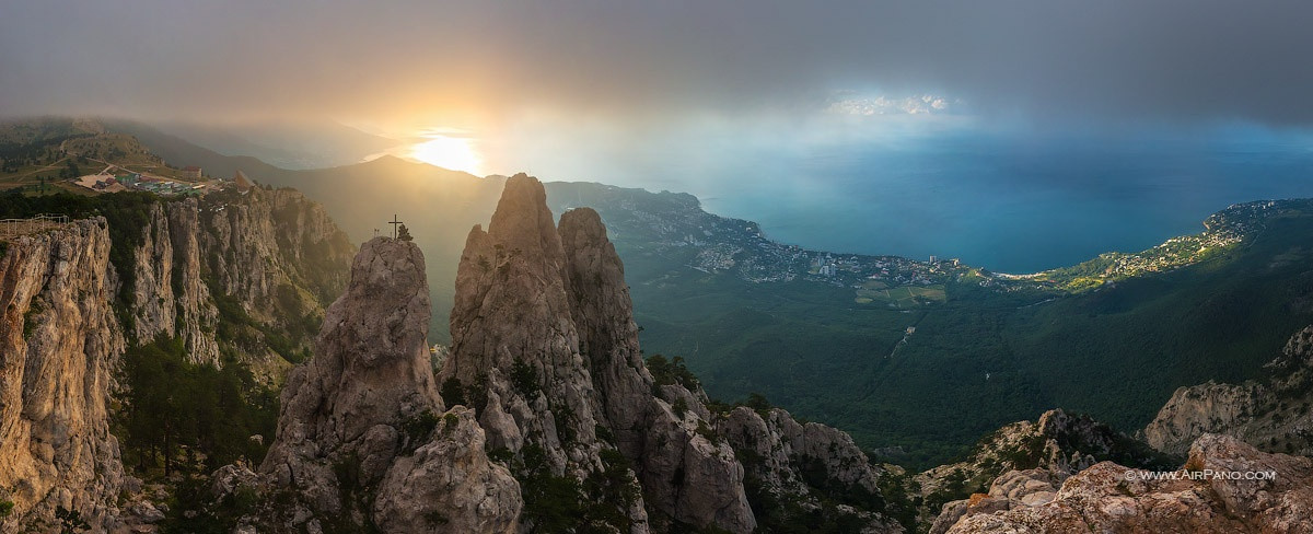 Дом в Крыму: какие особенности учитывать при проектировании? Источник: https://rgo.ru/upload/s34web.imageadapter/01e645f77f20125343d558f10ec4dbf8/lx3jdr8x8jmxkex7csr43nmfez87sp9f.jpg