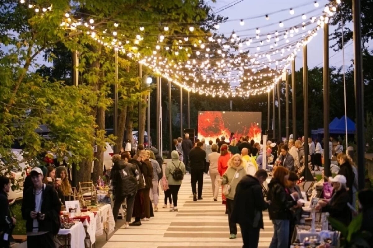    В сквере «Восточный» в рамках проекта «ДвижОК» прошла ярмарка.