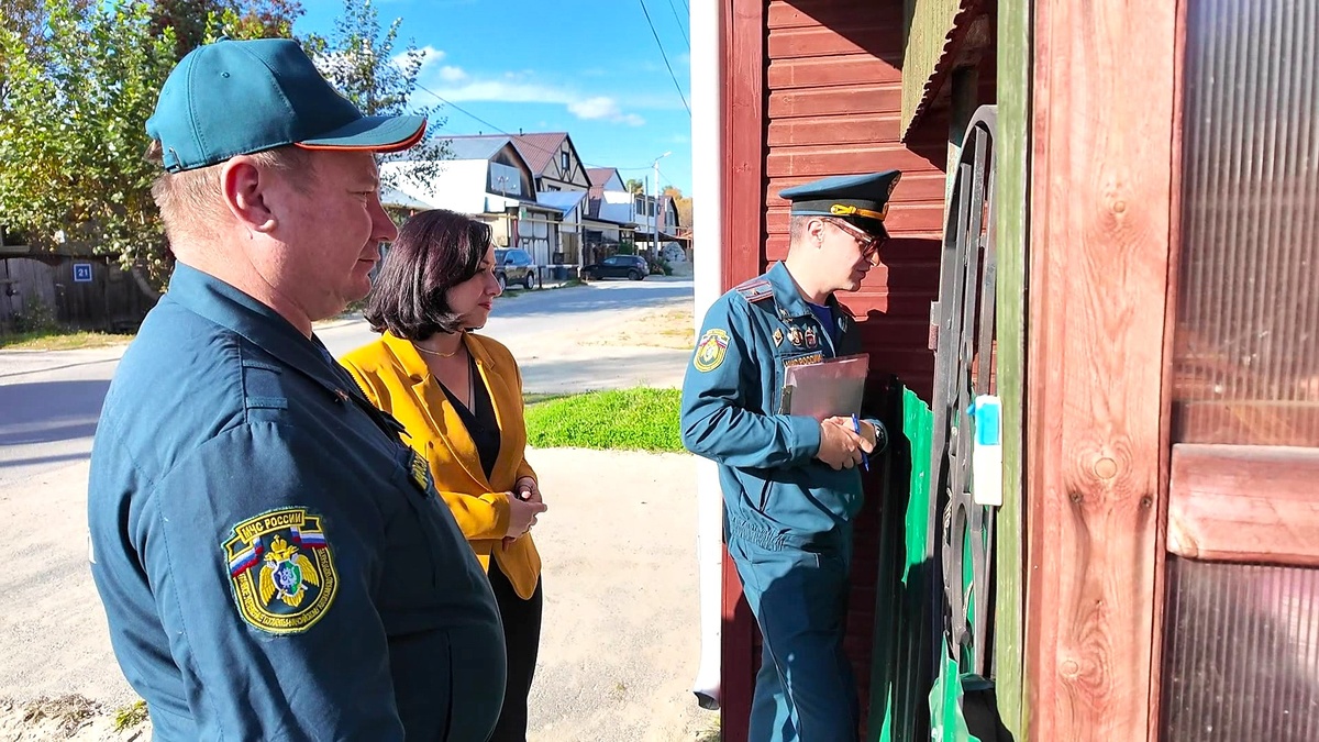    Пожарные Нягани усилили профилактические рейды в частном секторе