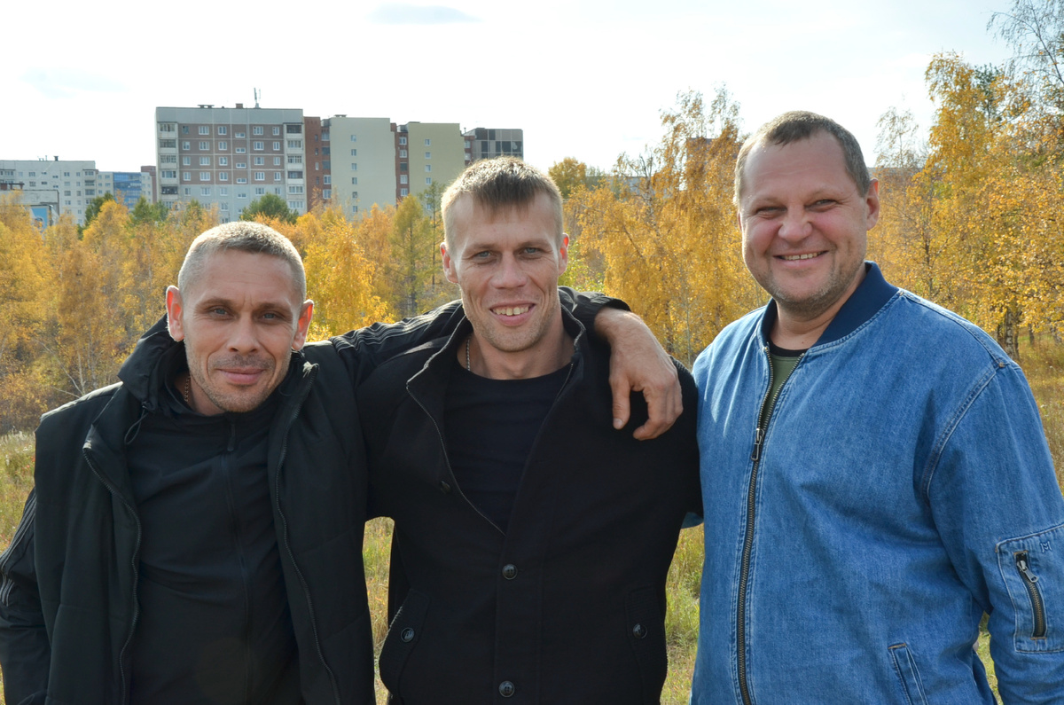 На фото электролизники БрАЗа Сергей Редько, Андрей Новиков и Алексей Доколин