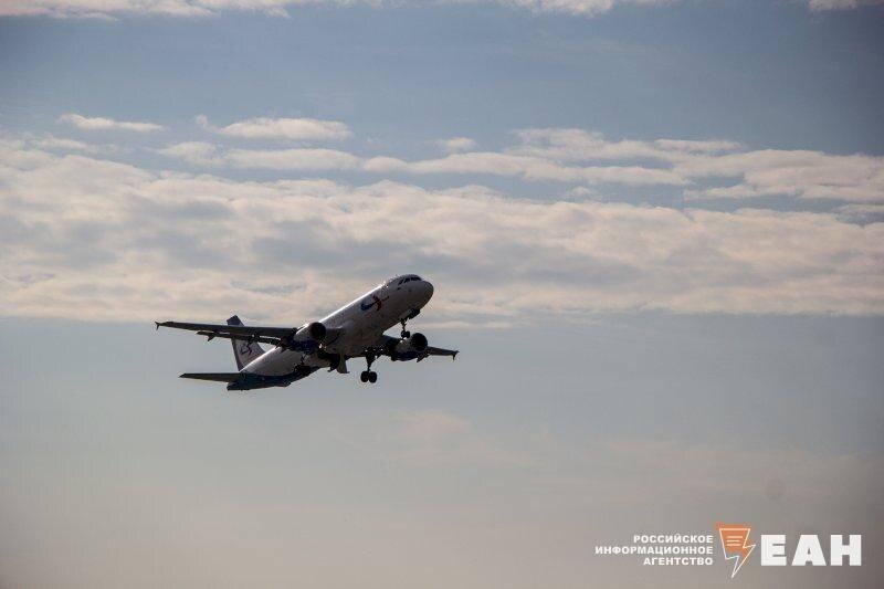    @ЕАН / Самолет в небе