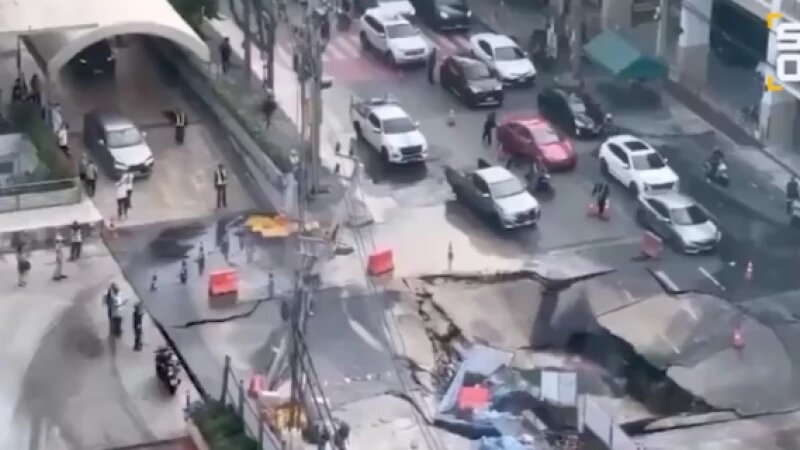     В Таиланде обвалилась дорога. Скриншот с видео