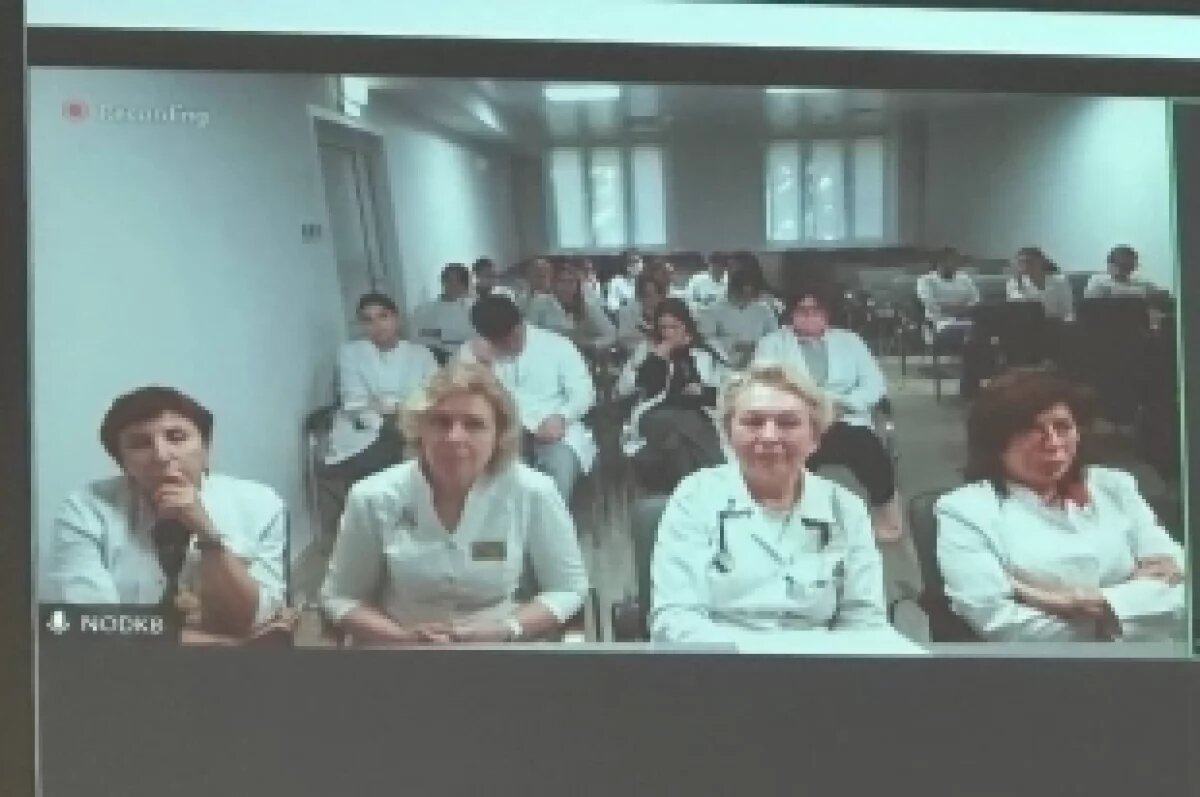    Нижегородские врачи провели телемост с коллегами из Китая