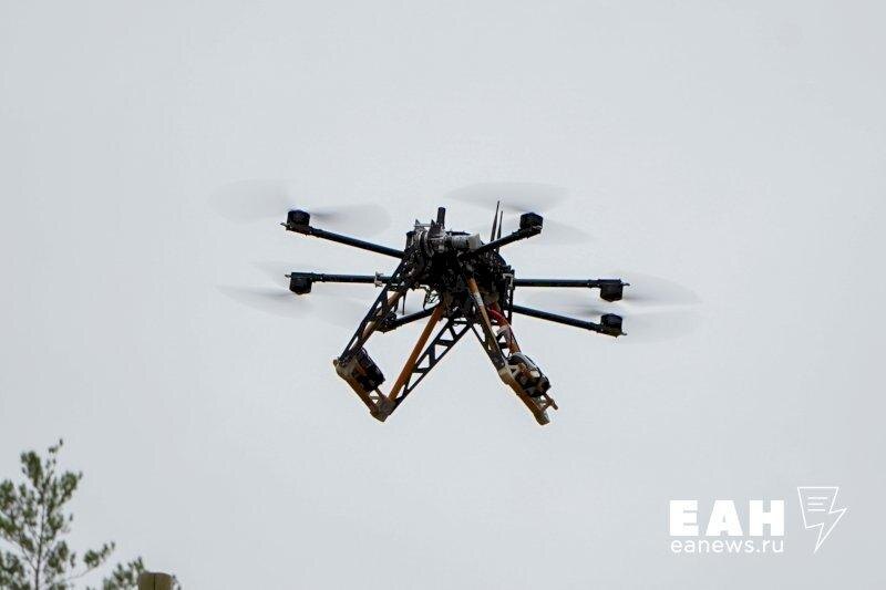    @ ЕАН / Беспилотник в небе