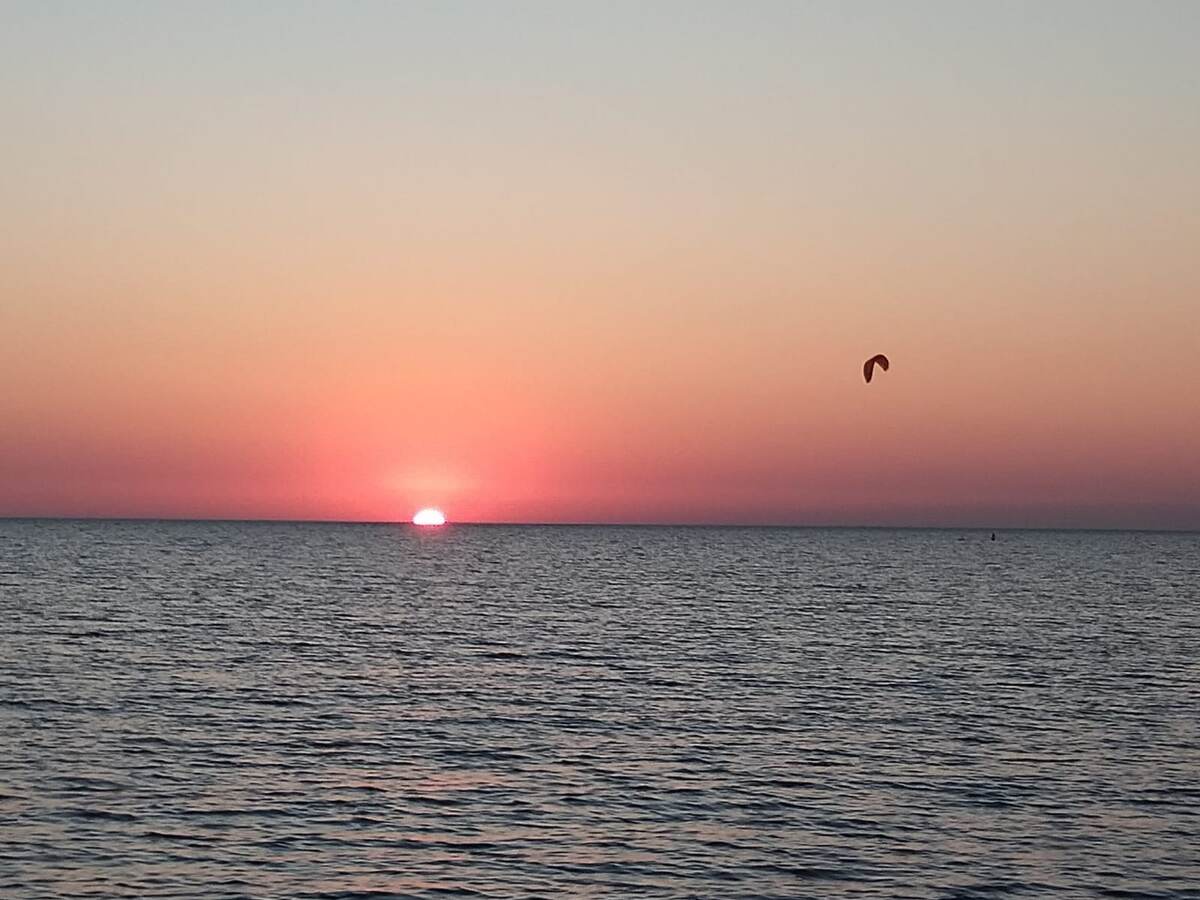 Море, закат, мечты...