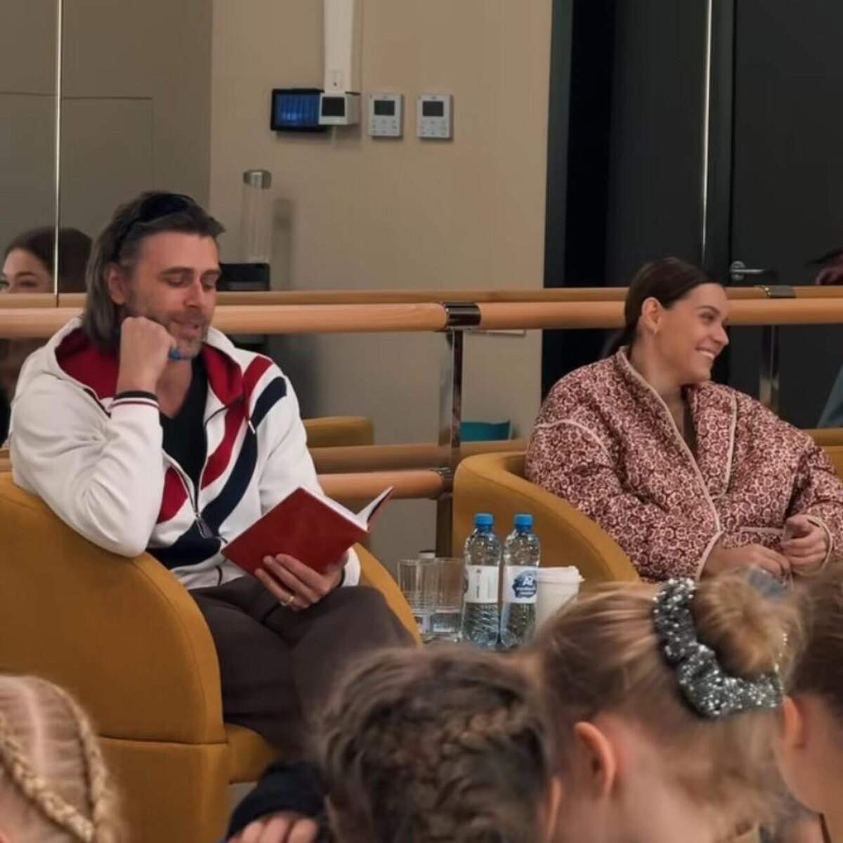    Петр Чернышев и Аделина Сотникова Кадр из видео