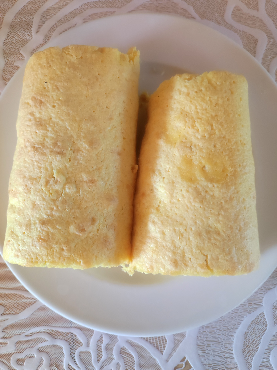 Рулет с начинкой из яблок. Фото автора.