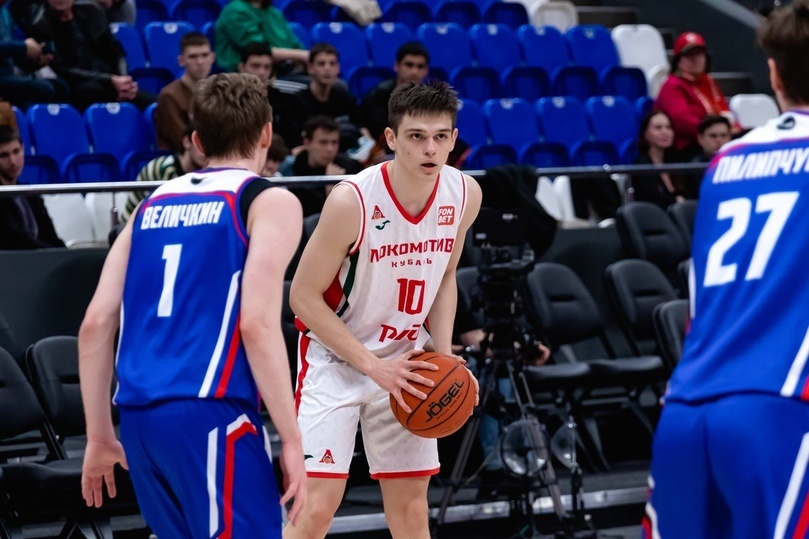     Разыгрывающий Илья Грушевский/t.me/lokobasket